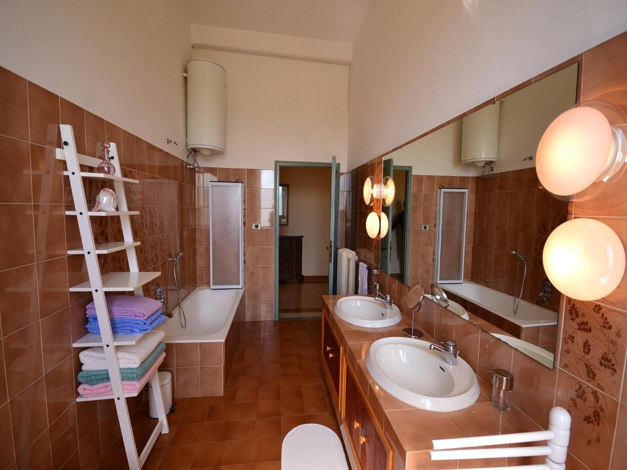 Lovely Holiday Home In Montefiridolfi With Hill View Eksteriør bilde