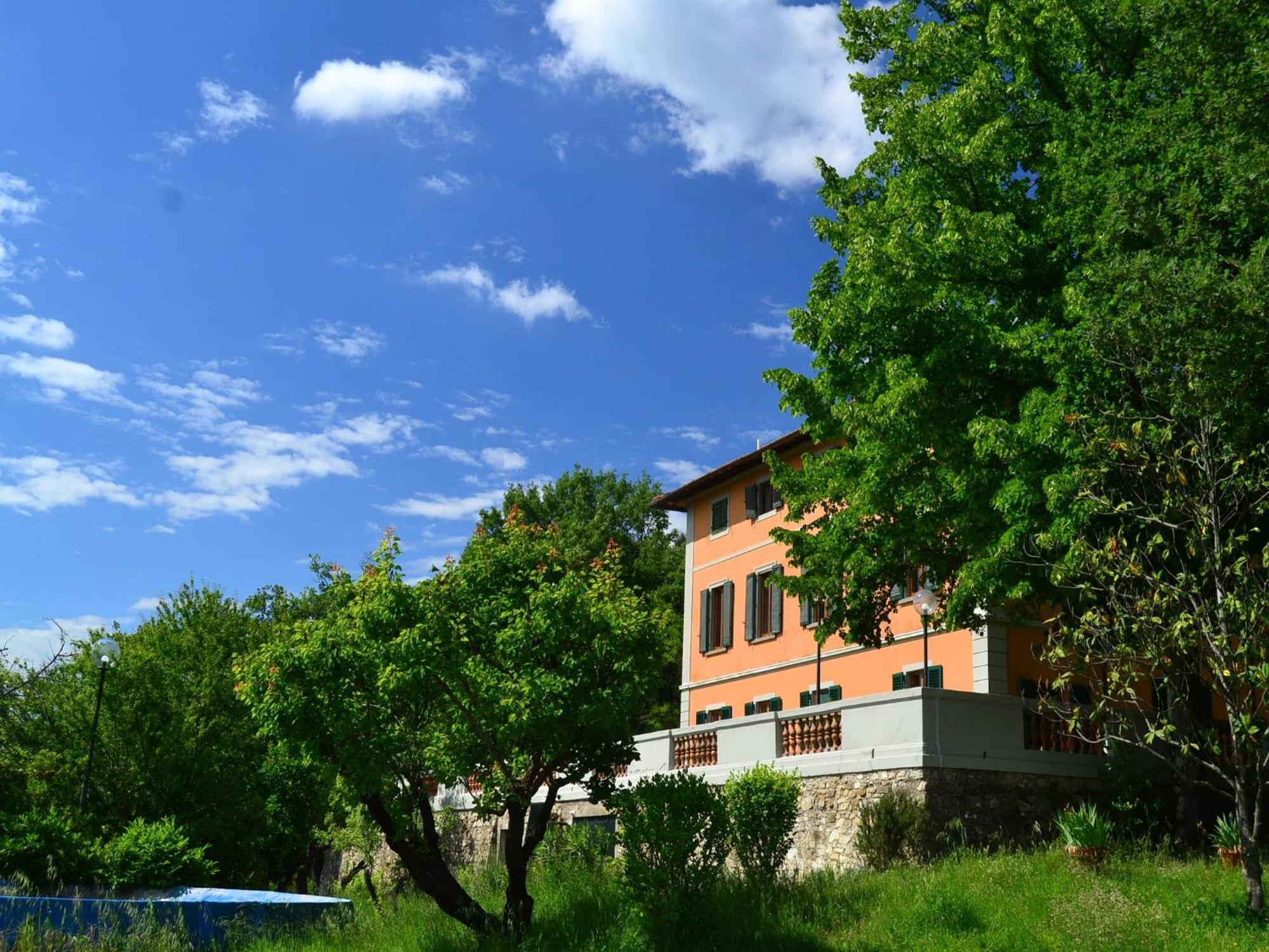 Lovely Holiday Home In Montefiridolfi With Hill View Eksteriør bilde