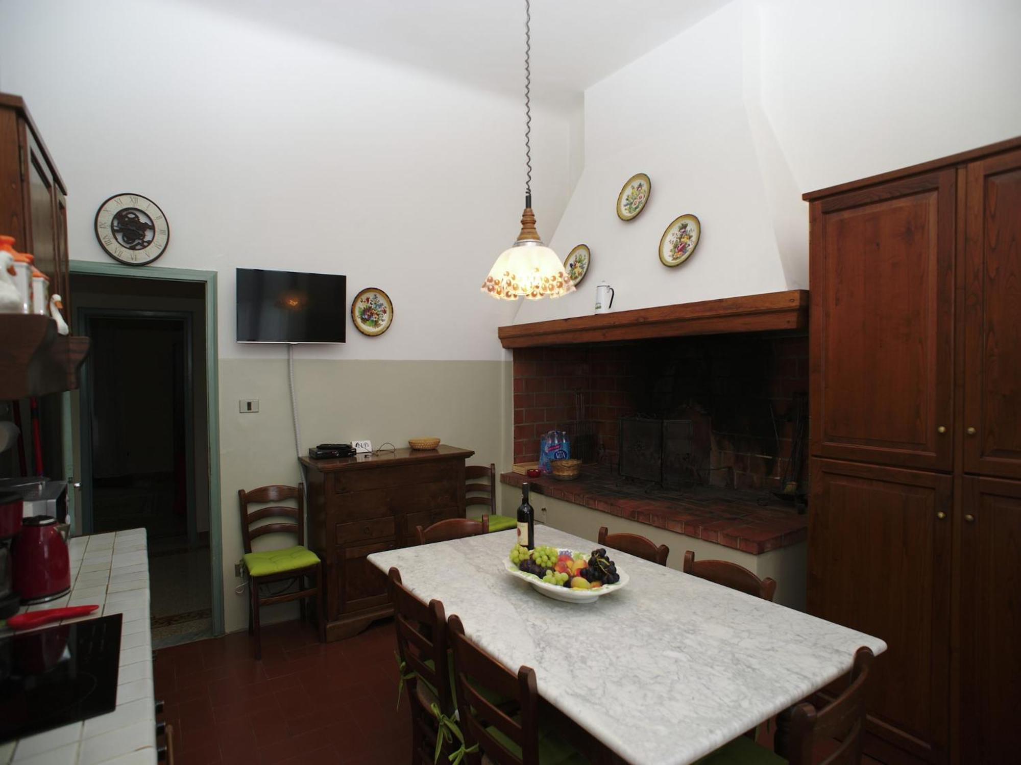 Lovely Holiday Home In Montefiridolfi With Hill View Eksteriør bilde