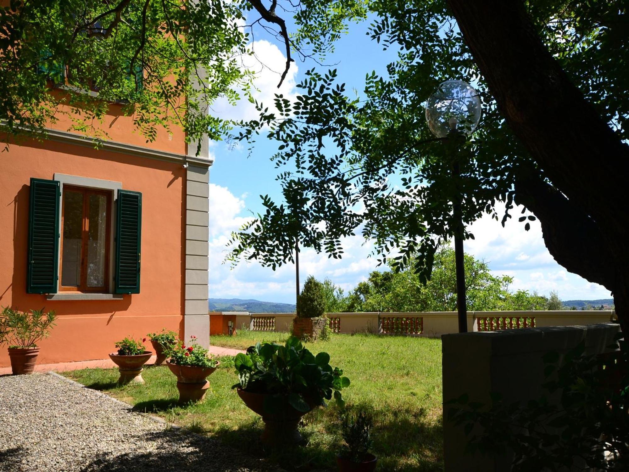 Lovely Holiday Home In Montefiridolfi With Hill View Eksteriør bilde