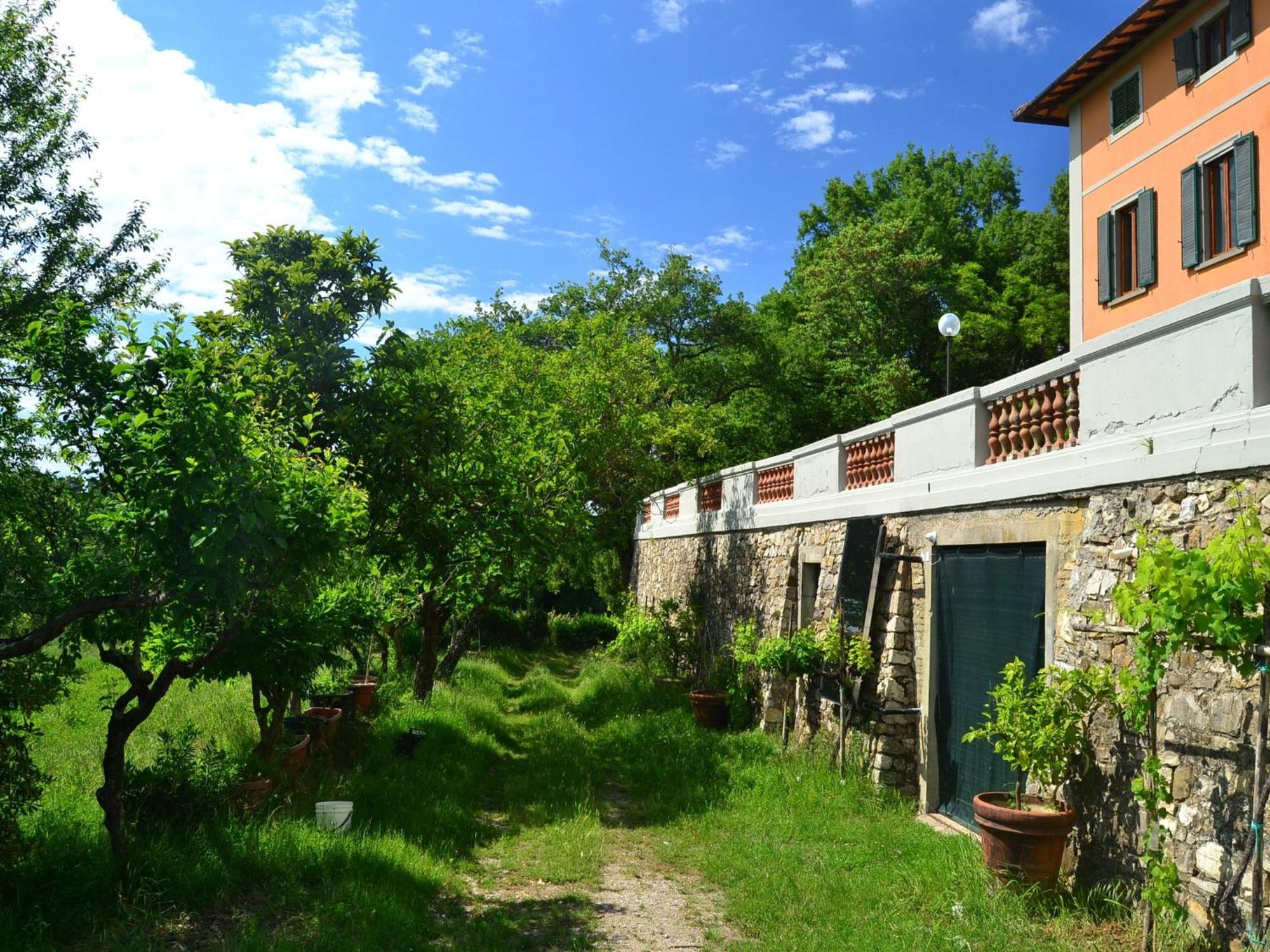 Lovely Holiday Home In Montefiridolfi With Hill View Eksteriør bilde